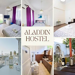 aladdins-hostel.hotelsatayianapa.com/